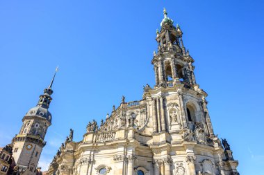 Dresden, Saksonya, Almanya 'daki Theaterplatz' da Kutsal Üçleme Katedrali (Katholische Hofkirche)