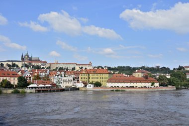 17 Eylül 2024 'te Çek Cumhuriyeti' nin Prag kentinde, Orta ve Doğu Avrupa 'da, Vltava nehrindeki yüksek su seviyeleri Boris' in ardından şiddetli yağmur ve sellere neden oldu.