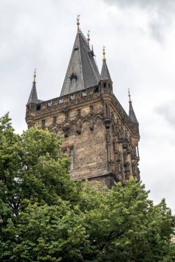 Barut Kapısı Gotik Kulesi (Prasna brana), Çek Cumhuriyeti 'nin başkenti Prag' ın tarihi simgesi.