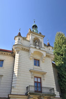 Pruhonice Park ve Şato kompleksi, Ulusal Kültür Anıtı ve Çek Cumhuriyeti 'nin Prag kentindeki en güzel parklardan biri olan UNESCO Dünya Mirası sahası 22 Eylül 2024' te kuruldu.