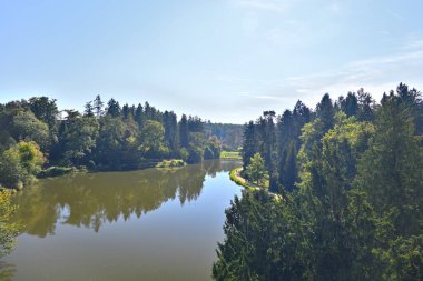 Pruhonice Park ve Şato kompleksi, Ulusal Kültür Anıtı ve Çek Cumhuriyeti 'nin Prag kentindeki en güzel parklardan biri olan UNESCO Dünya Mirası sahası 22 Eylül 2024' te kuruldu.