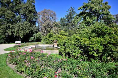 Pruhonice Park ve Şato kompleksi, Ulusal Kültür Anıtı ve Çek Cumhuriyeti 'nin Prag kentindeki en güzel parklardan biri olan UNESCO Dünya Mirası sahası 22 Eylül 2024' te kuruldu.