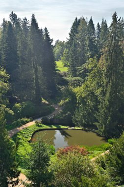 Pruhonice Park ve Şato kompleksi, Ulusal Kültür Anıtı ve Çek Cumhuriyeti 'nin Prag kentindeki en güzel parklardan biri olan UNESCO Dünya Mirası sahası 22 Eylül 2024' te kuruldu.