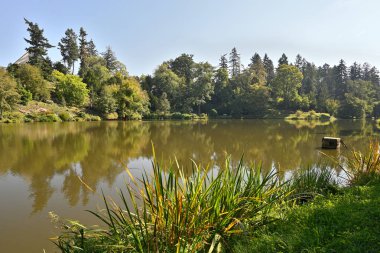 Pruhonice Park ve Şato kompleksi, Ulusal Kültür Anıtı ve Çek Cumhuriyeti 'nin Prag kentindeki en güzel parklardan biri olan UNESCO Dünya Mirası sahası 22 Eylül 2024' te kuruldu.