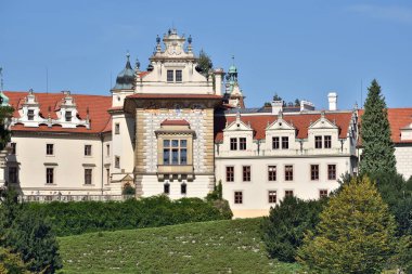 Pruhonice Park ve Şato kompleksi, Ulusal Kültür Anıtı ve Çek Cumhuriyeti 'nin Prag kentindeki en güzel parklardan biri olan UNESCO Dünya Mirası sahası 22 Eylül 2024' te kuruldu.