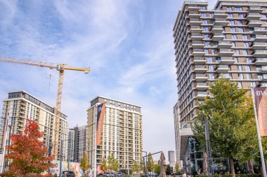 Belgrad Rıhtımı (Beograd na vodi) 24 Ekim 2024 'te Sırbistan' ın başkenti Belgrad 'daki Sava nehri üzerindeki modern konut ve ticari kompleks