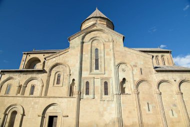 Svetitskhoveli Katedrali Ortodoks Hıristiyan Katedrali ve UNESCO Dünya Mirası alanı, Gürcistan 'ın tarihi Mtskheta kentinde, Tiflis başkenti yakınlarında yer alıyor.