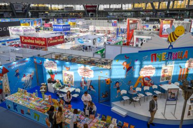 Sırbistan 'ın başkenti Belgrad' da 25 Ekim 2024 'te düzenlenen 67. Uluslararası Belgrad Kitap Fuarı (Medjunarodni Sajam knjiga)