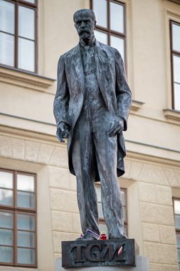 Çekoslovakya 'nın 1918-1935 yılları arasında ilk başkanı olan Tomas Garrigue Masaryk' ın bronz heykeli 10 Ocak 2024 'te Çek Cumhuriyeti' nin Prag Şatosu 'nun Hradcany meydanına dikildi.