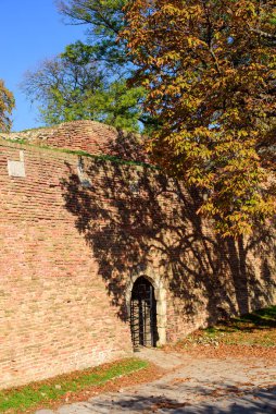 Sırbistan 'ın başkenti Belgrad' daki Kalemegdan parkında tarihi Belgrad Kalesi tahkimatlarının kalıntıları