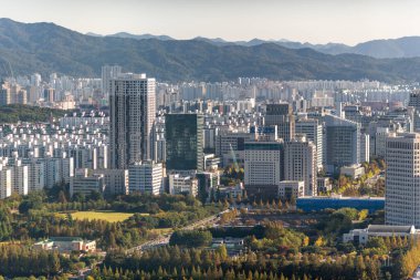 Güney Chungcheong eyaletinin Daejeon başkentinin 17 Ekim 2023 tarihli şehir manzarası