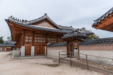 4 Kasım 2024 'te Güney Kore' nin başkenti Seul 'deki Joseon hanedanlığının kraliyet sarayı Gyeongbokgung