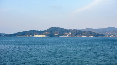 Hamanakako, Hamana Gölü, Hamamatsu, Shizuoka bölgesindeki Pasifik Okyanusuna bağlı tuzlu göl manzarası