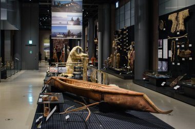 Dünyanın en büyük etnoloji müzelerinden biri olan Minpaku Ulusal Etnoloji Müzesi 'nde 2 Şubat 2018 tarihinde Japonya' nın Osaka kentindeki Expo Anma Parkı 'nda sergilendi.