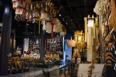 Dünyanın en büyük etnoloji müzelerinden biri olan Minpaku Ulusal Etnoloji Müzesi 'nde 2 Şubat 2018 tarihinde Japonya' nın Osaka kentindeki Expo Anma Parkı 'nda sergilendi.