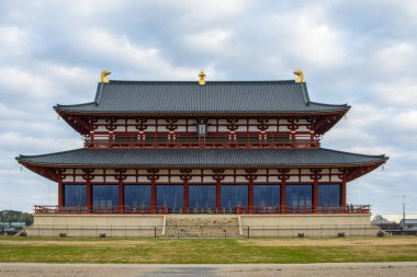 Japonya 'nın başkenti Nara' da M.S. 710 'dan M.S. 794' e kadar Nara döneminin büyük bölümü Heijo Sarayı, İmparatorluk Konutu ve idari merkezi kalmıştır.