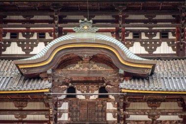 Japonya 'nın Nara kentindeki en ünlü ve tarihi Budist tapınaklarından biri olan Todaiji Tapınağı' nın dış detayları.
