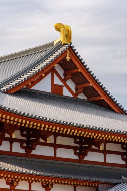 Japonya 'nın en ünlü Budist tapınaklarından Yakushi-ji tapınağının çatı detayları M.S. 680' de Japonya 'nın Nara şehrinde inşa edildi.