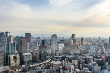 25 Kasım 2017 'de Japonya' nın Osaka kentindeki Umeda Gökyüzü Binası gözlem güvertesinden Osaka şehir manzarası