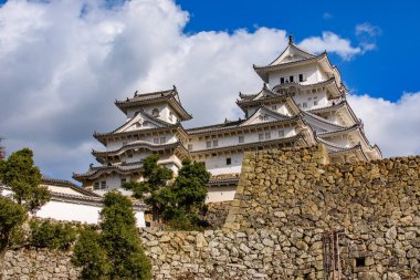 Japonya 'nın Kansai bölgesindeki Hyogo ilinin Himeji şehrindeki güzel Himeji Şatosu sonbahar sezonu boyunca