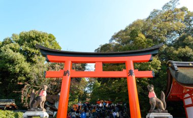 Fushimi Inari 3 Kasım 2017 tarihinde Japonya 'nın Kyoto kentinde ünlü Shinto tapınağı ve popüler turizm merkezi