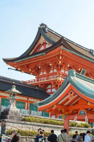 Fushimi Inari 3 Kasım 2017 tarihinde Japonya 'nın Kyoto kentinde ünlü Shinto tapınağı ve popüler turizm merkezi