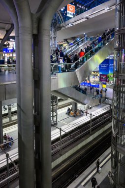Berlin 'deki Berlin Hauptbahnhof merkez tren istasyonu, Almanya' nın başkenti 5 Ocak 2025