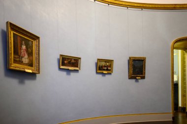 Tablolar Almanya 'nın başkenti Berlin' deki Müze Adası 'nda bulunan Eski Ulusal Galeri' deki Alte Nationalgalerie 'de sergilendi.