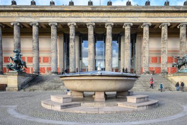Altes Müzesi, Almanya 'nın tarihi merkezi Berlin' deki Müze Adası 'ndaki Eski Müze, 2 Ocak 2025