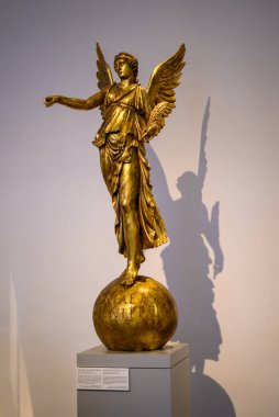 2 Ocak 2025 'te Berlin' in tarihi merkezinde bulunan Altes Müzesi, Müze Adası kompleksindeki antik sanat eserlerinin sergilenmesi