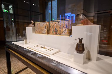 Eski Mısır eserleri 2 Ocak 2025 'te Almanya' nın başkenti Berlin 'deki Müze Adası' ndaki Yeni Müze 'de sergilendi.