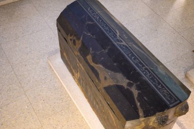 Antik Mısır lahiti 2 Ocak 2025 'te Almanya' nın başkenti Berlin 'deki Müze Adası kompleksindeki Neues Müzesi' nde sergilendi.