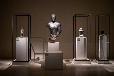 Tarihi eserler 2 Ocak 2025 'te Almanya' nın başkenti Berlin 'deki Müze Adası kompleksindeki Neues Müzesi' nde sergilendi.