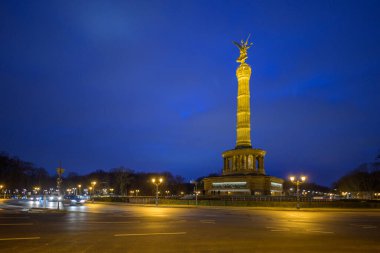 Zafer Sütunu, Siegessaule 'nin gece görüşü, 4 Ocak 2025' te Berlin, Almanya 'da Alman birleşme savaşlarındaki zaferin anısına