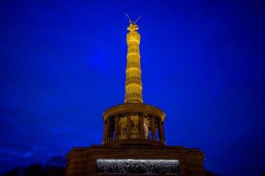 Zafer Sütunu, Siegessaule 'nin gece görüşü, 4 Ocak 2025' te Berlin, Almanya 'da Alman birleşme savaşlarındaki zaferin anısına