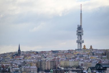 Prag 'ın kışın başkenti Çek Cumhuriyeti' nin havacılık manzarası, 12 Ocak 2025 'te Letna parkından manzara