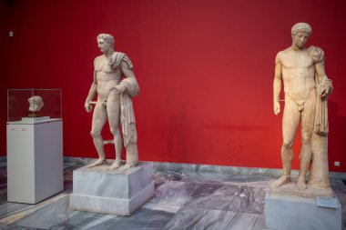 Yunanistan 'ın Atina kentindeki Antik Yunan hazinelerinin en zengin koleksiyonunun yer aldığı Ulusal Arkeoloji Müzesi' nde 14 Ağustos 2023 'te sergilenen antik eserler