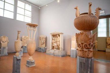 Yunanistan 'ın Atina kentindeki Antik Yunan hazinelerinin en zengin koleksiyonunun yer aldığı Ulusal Arkeoloji Müzesi' nde 14 Ağustos 2023 'te sergilenen antik eserler