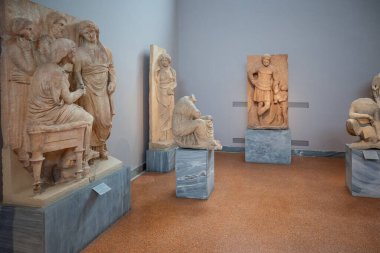 Yunanistan 'ın Atina kentindeki Antik Yunan hazinelerinin en zengin koleksiyonunun yer aldığı Ulusal Arkeoloji Müzesi' nde 14 Ağustos 2023 'te sergilenen antik eserler