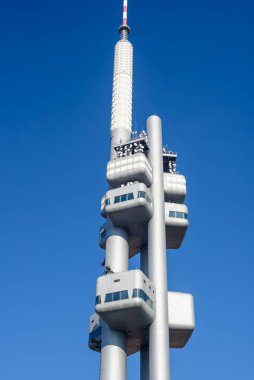 Çek Cumhuriyeti 'nin başkenti Prag' ın Zizkov ilçesindeki Zizkov televizyon ve gözlem kulesi 3 Şubat 2025