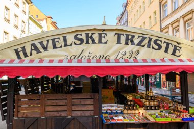 Havelske trziste, Havelsky pazarı, Prag 'ın tarihi eski kasaba bölgesindeki eski pazar 4 Şubat 2025