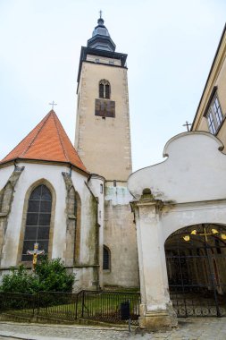 Çek Cumhuriyeti 'nin Telc kentindeki tarihi eski Telc kasabasındaki St. Jacob Kilisesi, 8 Şubat 2025