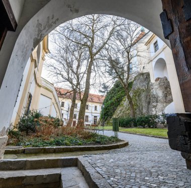 Mikulov Şatosu, 9 Şubat 2025 tarihinde Çek Cumhuriyeti 'nin Güney Moravya Bölgesi' nin Mikulov ilçesine bağlı bir kaledir.