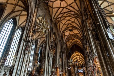 Viyana 'da Stephansplatz Meydanı' ndaki Aziz Stephen Katedrali Stephansdom 'un içi