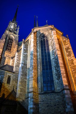 Çek Cumhuriyeti 'nin Brno, Güney Moravya bölgesindeki Petrov tepesinde 8 Şubat 2025 tarihinde yer alan Katolik katedrali Aziz Peter ve Paul Katedrali.