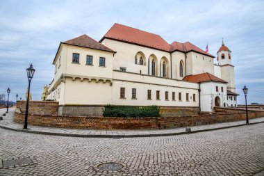 Spilberk Şatosu, 9 Şubat 2025 tarihinde Çek Cumhuriyeti 'nin Güney Moravya bölgesinin Brno şehir merkezindeki tarihi bir tepenin üzerindeki tarihi kale.