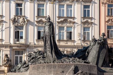 Jan Hus Anıtı, 5 Mart 2025 tarihinde Çek Cumhuriyeti 'nin başkenti Prag' ın tarihi meydanı Staromestske namesti 'de yapıldı.