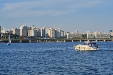 Han Nehri Hangang ve Seul şehir merkezi, Güney Kore 5 Mayıs 2022