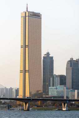 26 Kasım 2022 'de Han Nehri Hangang ve Güney Kore' nin başkenti Seul şehir manzarası