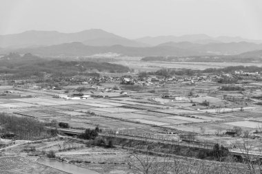 18 Mart 2023 'te Güney Kore' nin Paju kentinde Kuzey ve Güney Kore 'yi ayıran bir kara şeridi olan Kore Arındırılmış Bölgesi' ndeki Üçüncü Sızma Tüneli yakınlarında.